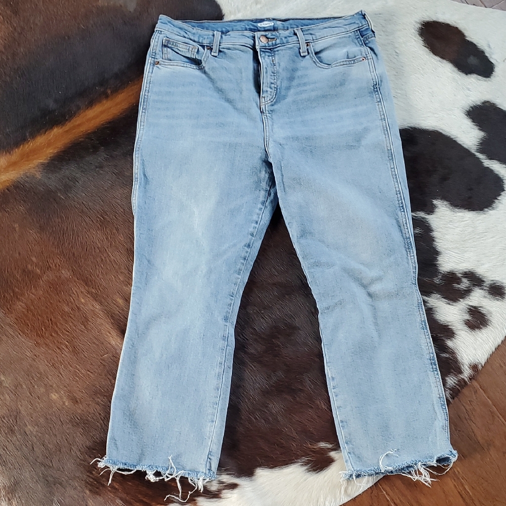 Old Navy Light Blue Cropped Jeans with Frayed Hem